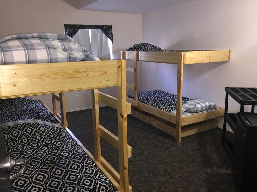 Invermere Hostel מראה חיצוני תמונה